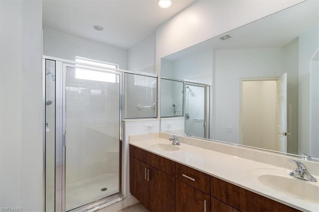 817 Carrick Bend Cir # 102 Property Photo 12