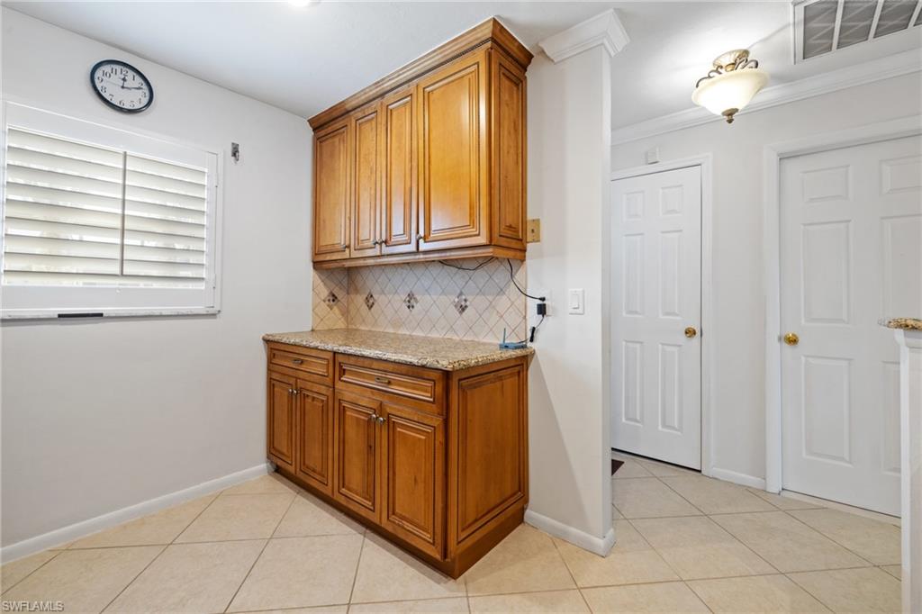 7008 Foxfire Dr Property Photo 8