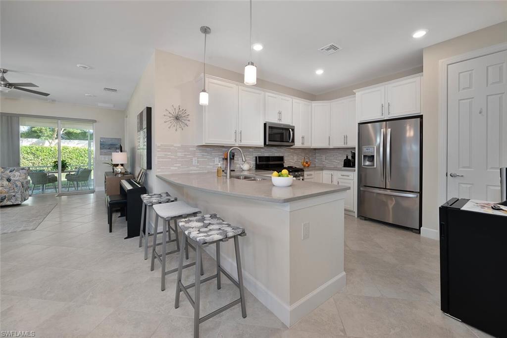 10709 Manatee Key Ln Property Photo 6