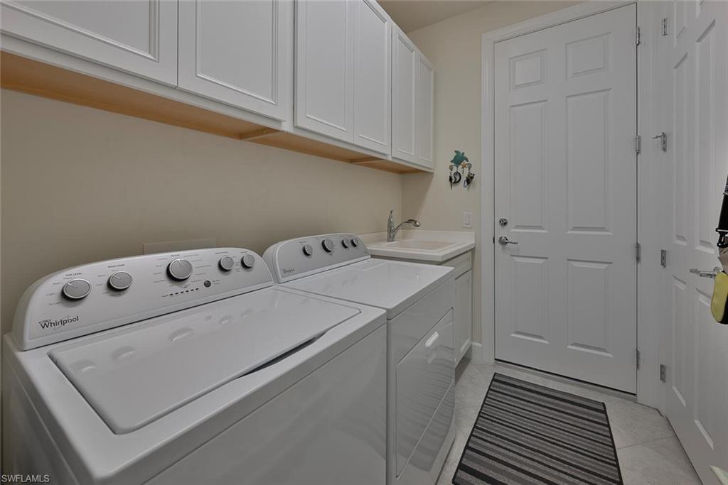 10709 Manatee Key Ln Property Photo 13