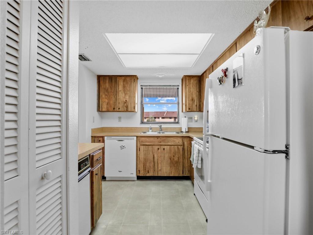 2395 Harbor Blvd # 322 Property Photo 9