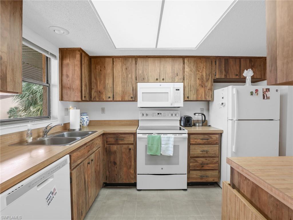 2395 Harbor Blvd # 322 Property Photo 10