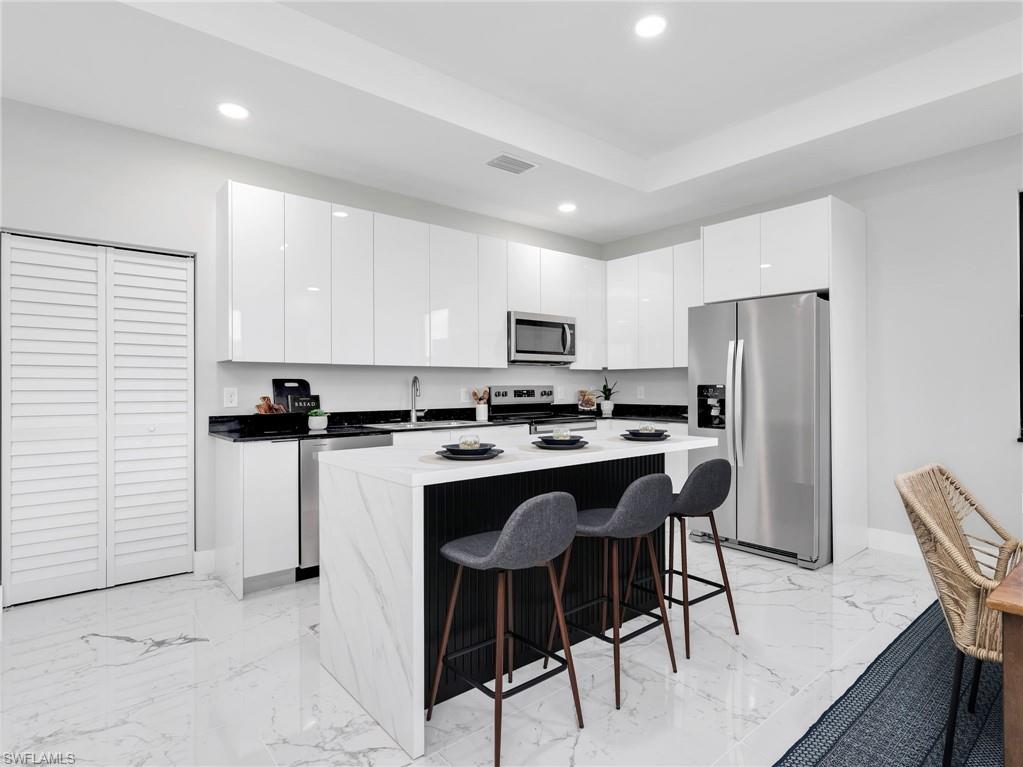 1423 20th Ter Property Photo 2