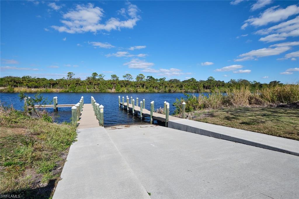 2048 Silk Bay Blvd Property Photo 3
