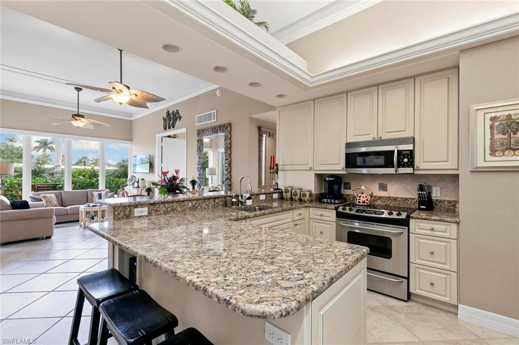 180 Seaview Ct # 114 Property Photo 10