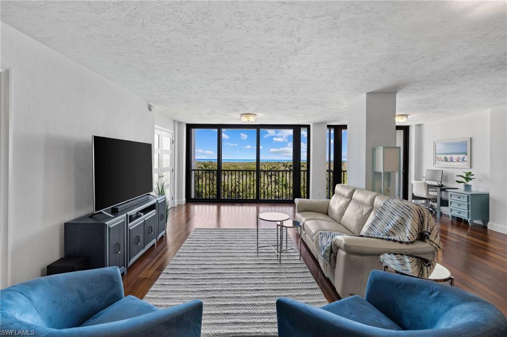 5601 Turtle Bay Dr # 402 Property Photo 3