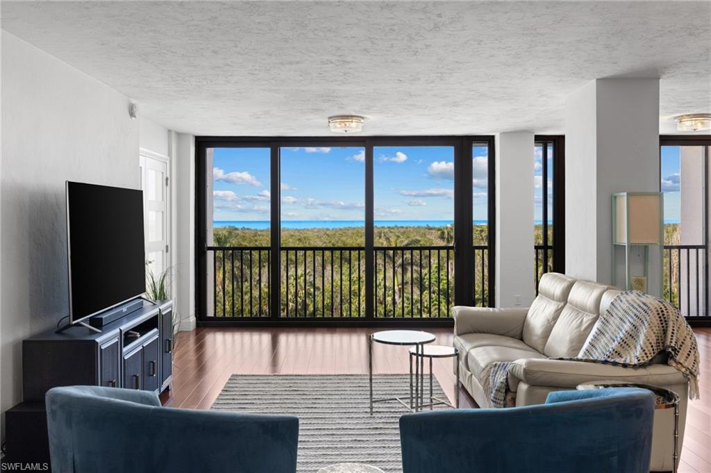 5601 Turtle Bay Dr # 402 Property Photo 6