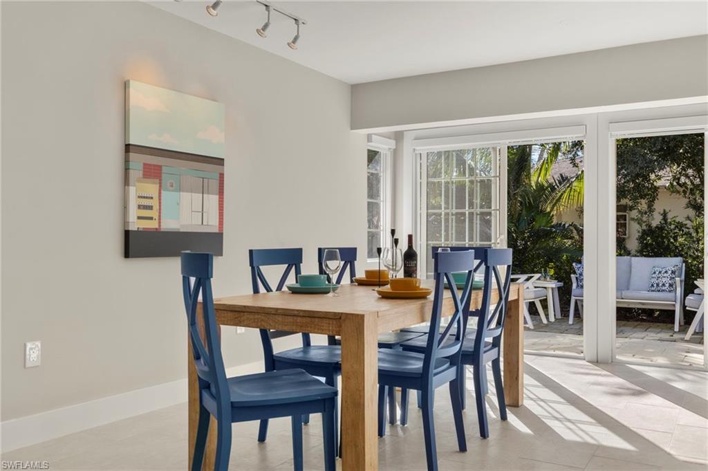7 Crooked Ln Property Photo 3