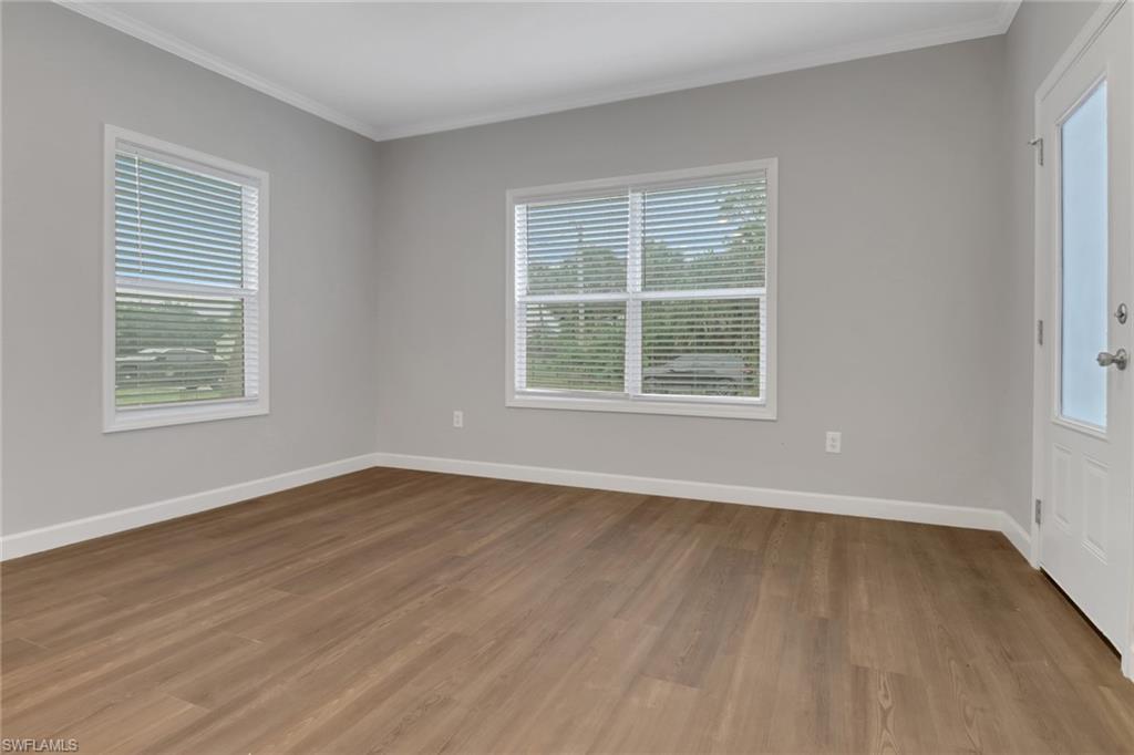 838 Porter St E Property Photo 6