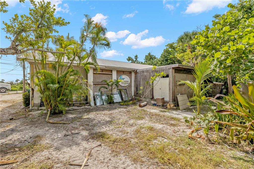 1446 & 1444 Periwinkle Way Property Photo 25