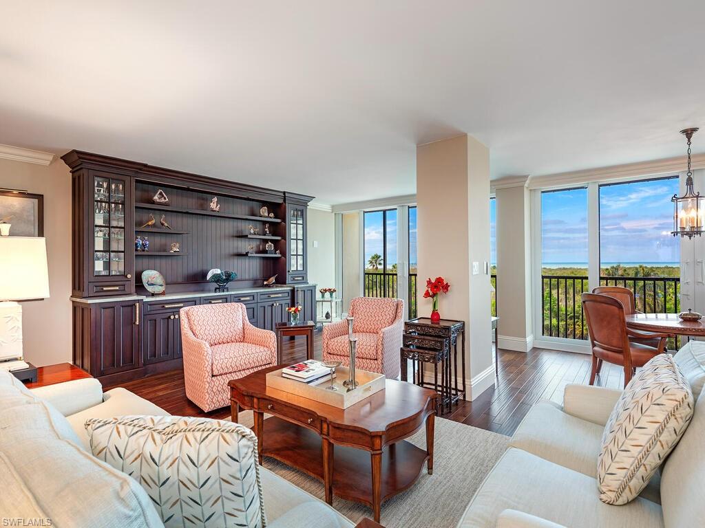 5601 Turtle Bay Dr # 404 Property Photo 3
