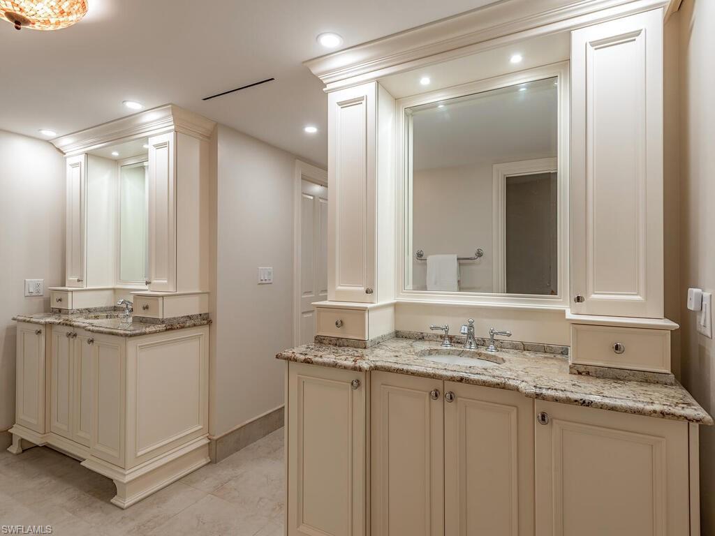 5601 Turtle Bay Dr # 404 Property Photo 10