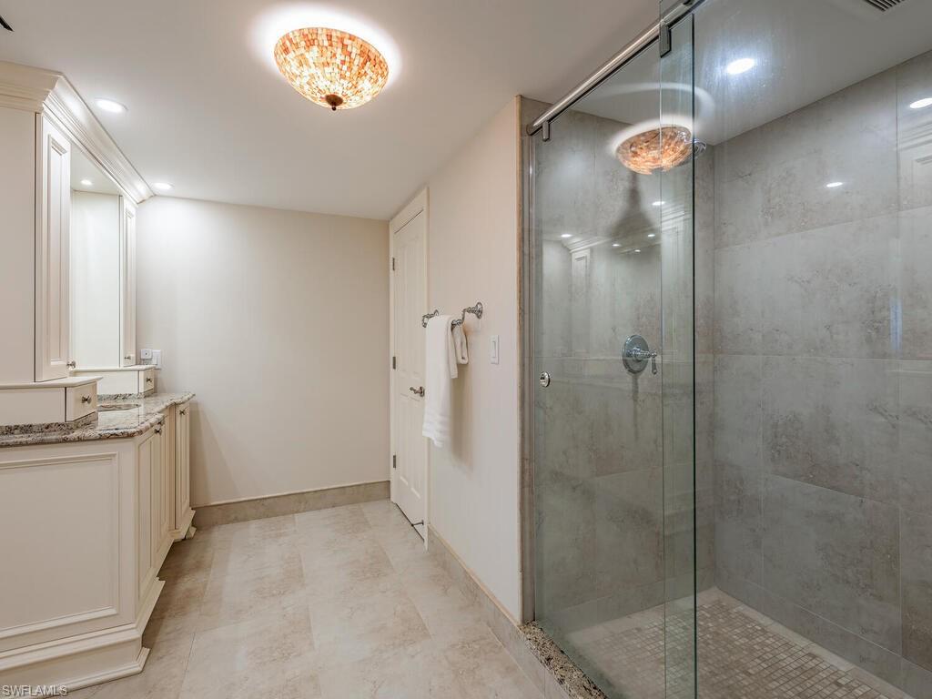 5601 Turtle Bay Dr # 404 Property Photo 11