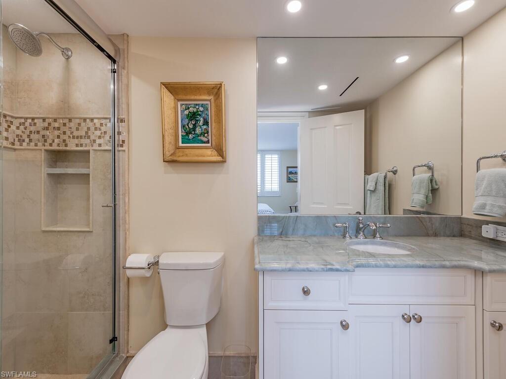 5601 Turtle Bay Dr # 404 Property Photo 14