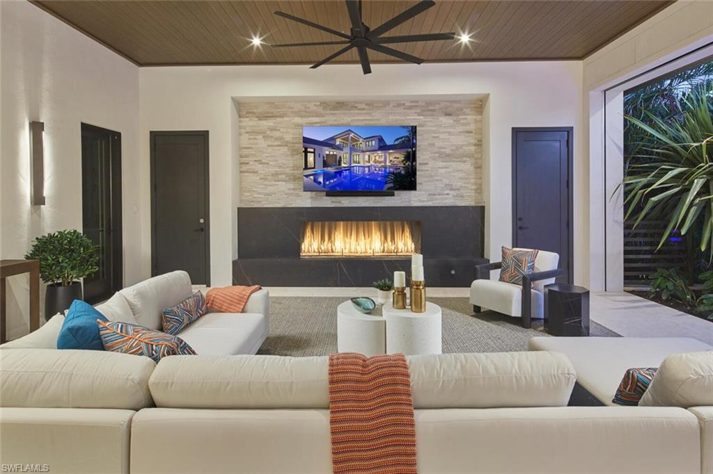 2021 Gordon Dr E Property Photo 29
