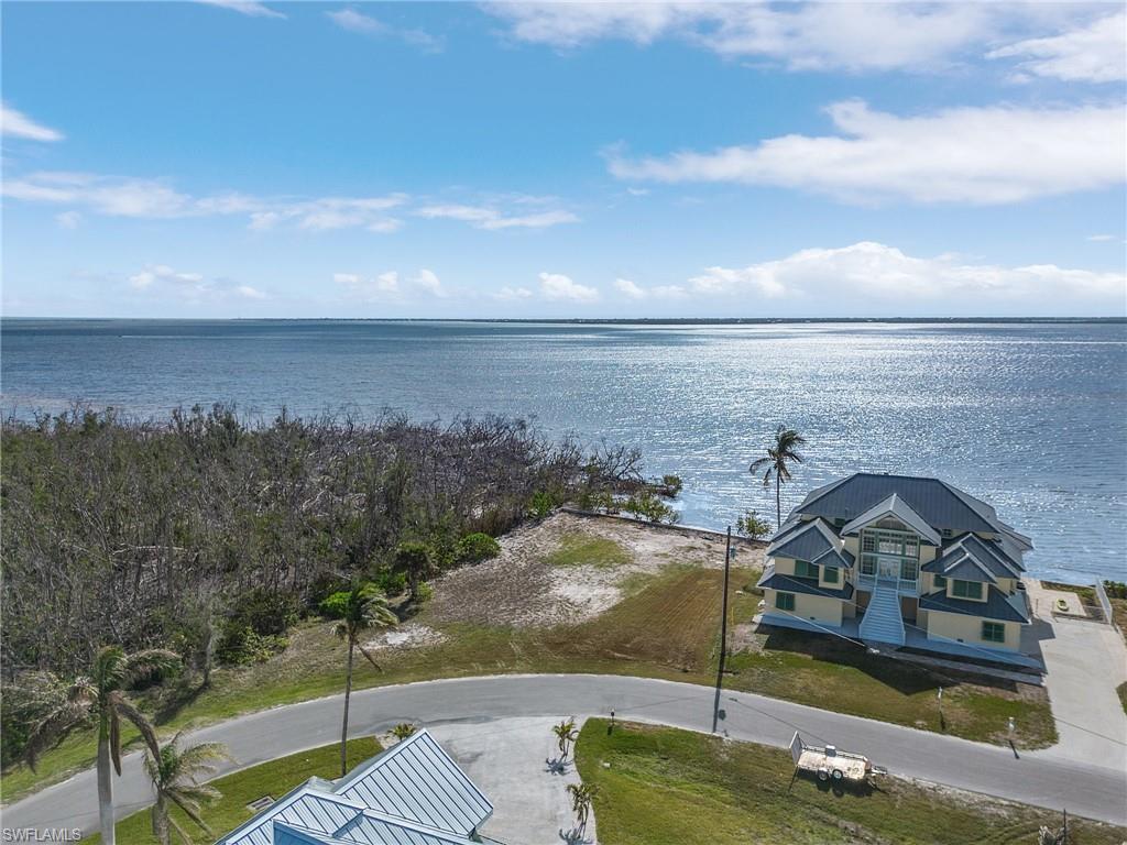 2288 Macadamia Ln Property Photo 12