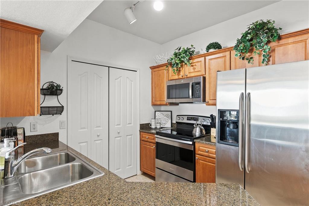 12990 Positano Cir # 305 Property Photo 5