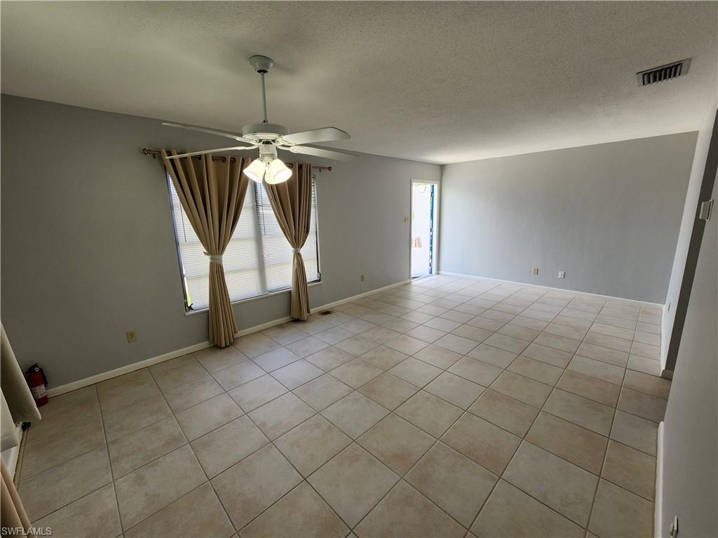 58 Hamlin Ct Property Photo 4