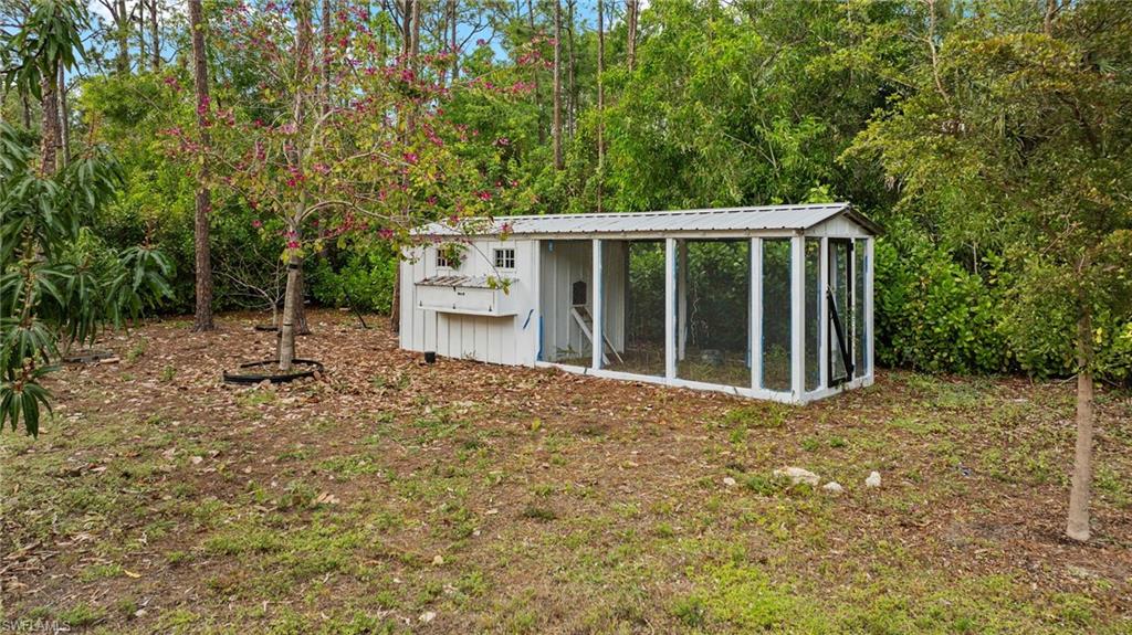 24476 Claire St Property Photo 5
