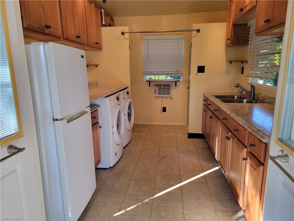 10141 Shadowood Ct Property Photo 5