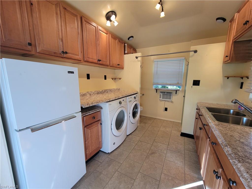 10141 Shadowood Ct Property Photo 6