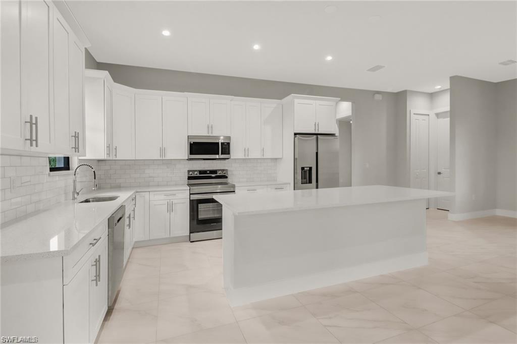 5653 Everglades Blvd N Property Photo 3