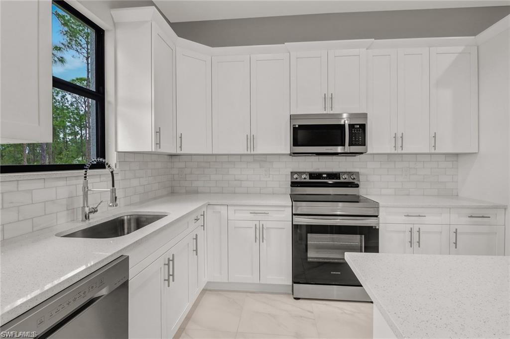 5653 Everglades Blvd N Property Photo 4