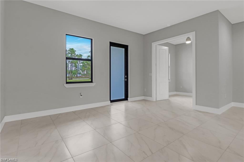 5653 Everglades Blvd N Property Photo 8
