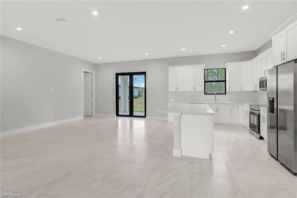 5653 Everglades Blvd N Property Photo 9