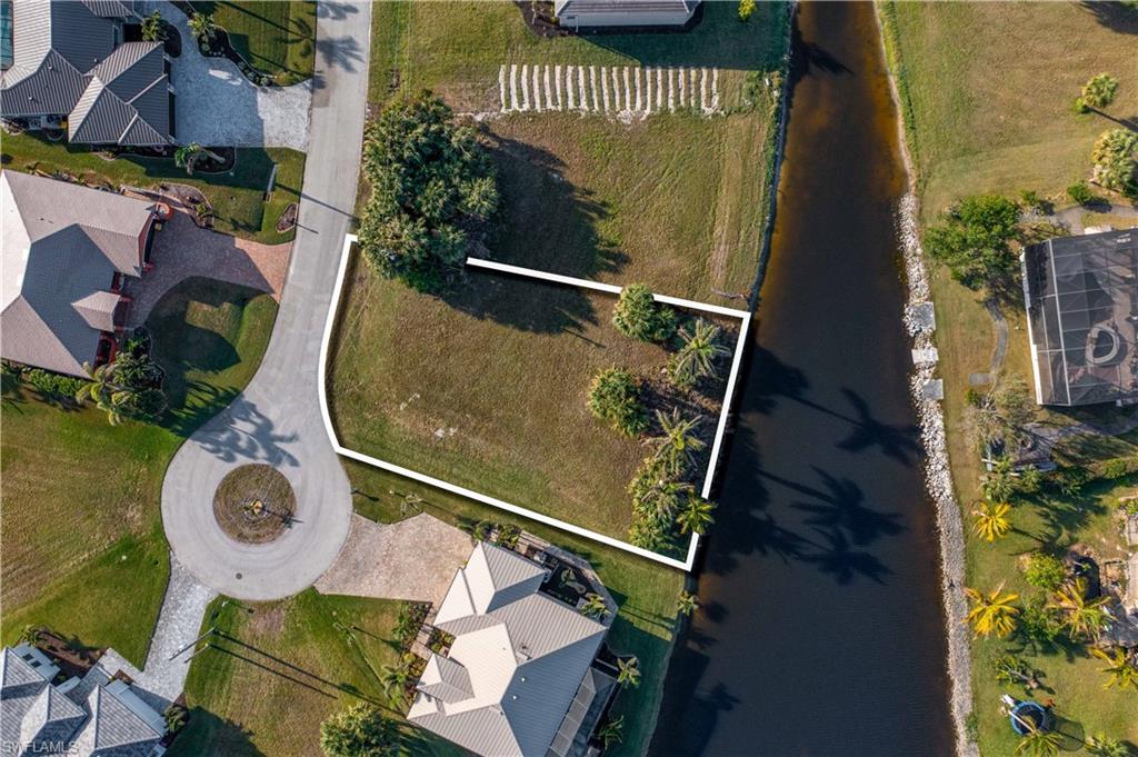 16219 Cayman Ln Property Photo 2