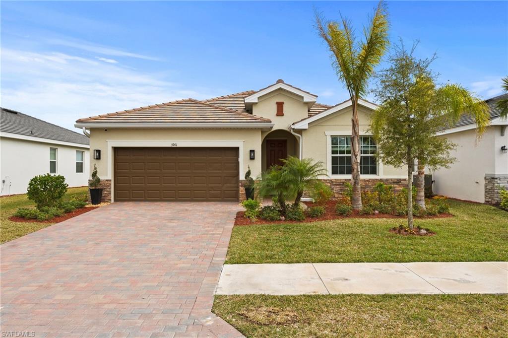 3901 E Hampton CIR Property Photo 1
