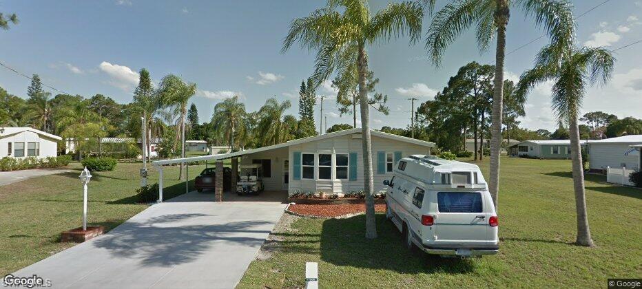 9803 Cree Ln Property Photo 3