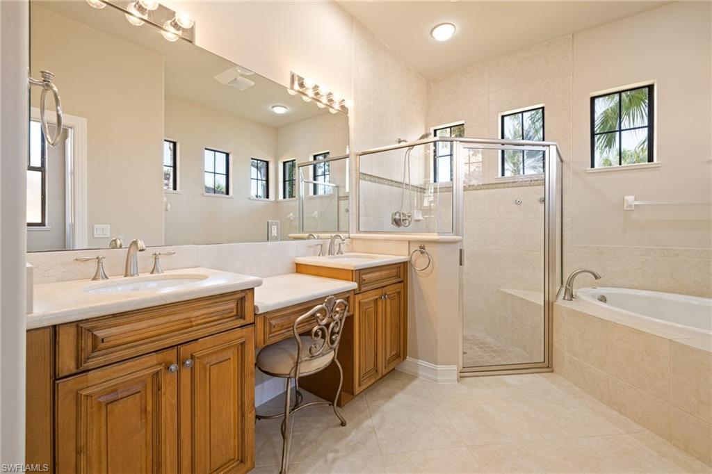 9284 Trieste Dr Property Photo 15