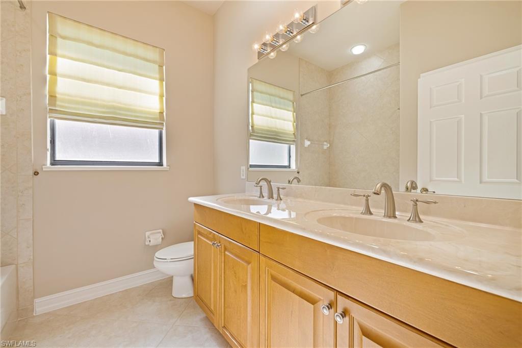 9284 Trieste Dr Property Photo 21