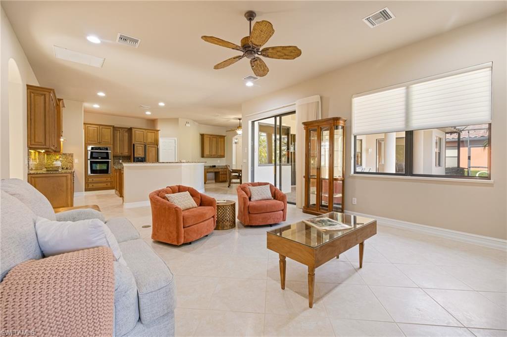 9284 Trieste Dr Property Photo 25