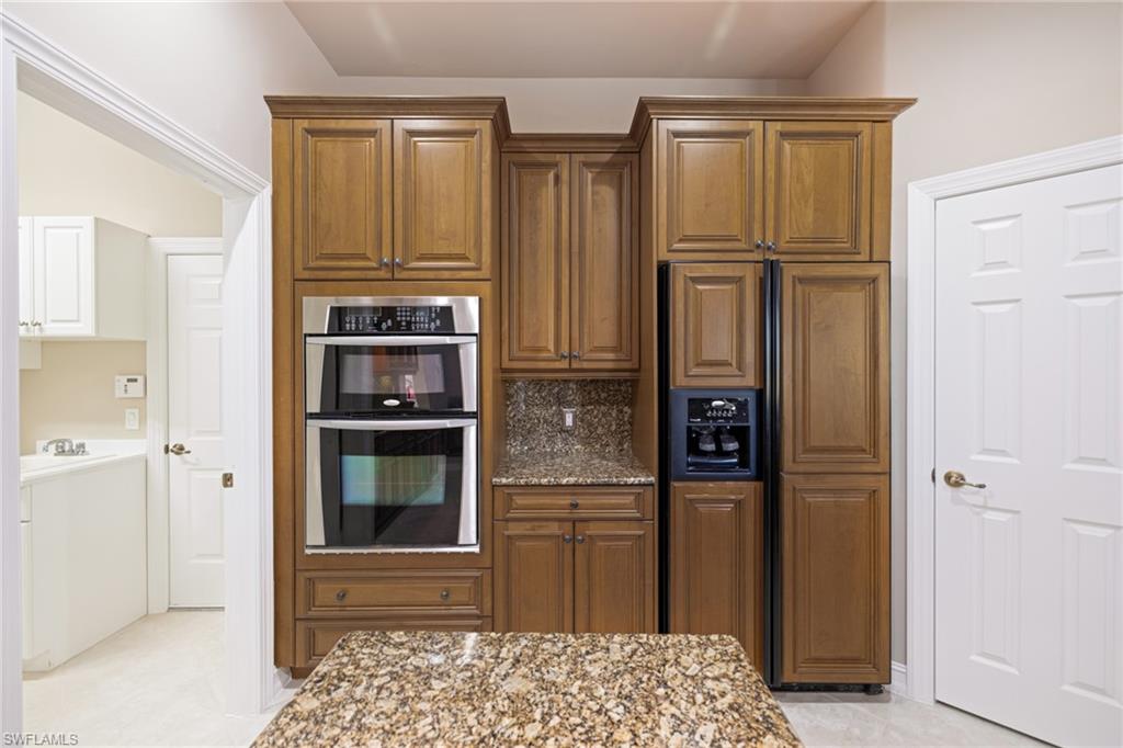 9284 Trieste Dr Property Photo 30