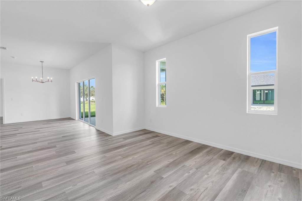 422 Ne 20th Ter Property Photo 11