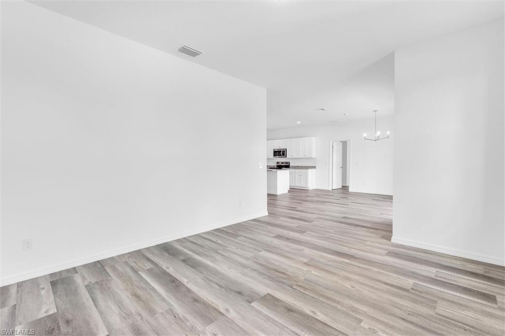 422 Ne 20th Ter Property Photo 12