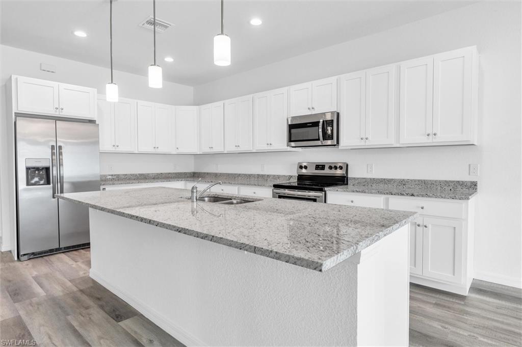 422 Ne 20th Ter Property Photo 15