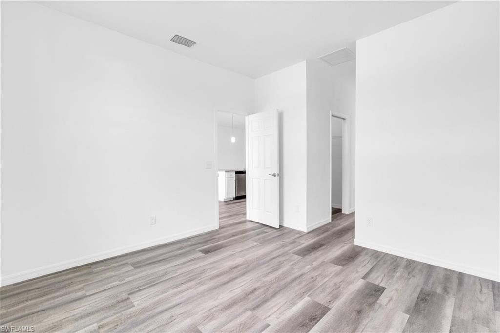 422 Ne 20th Ter Property Photo 18