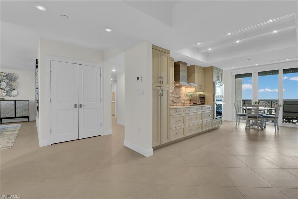 7515 Pelican Bay Blvd # 17d Property Photo 10