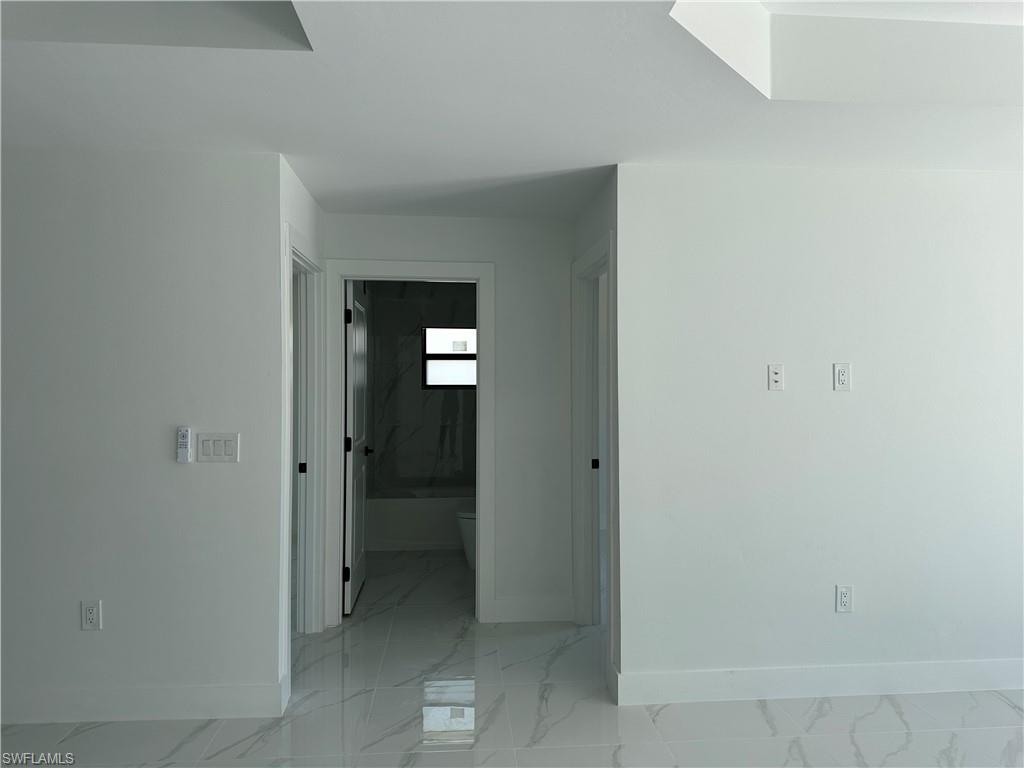 1112 E 12th St Property Photo 20