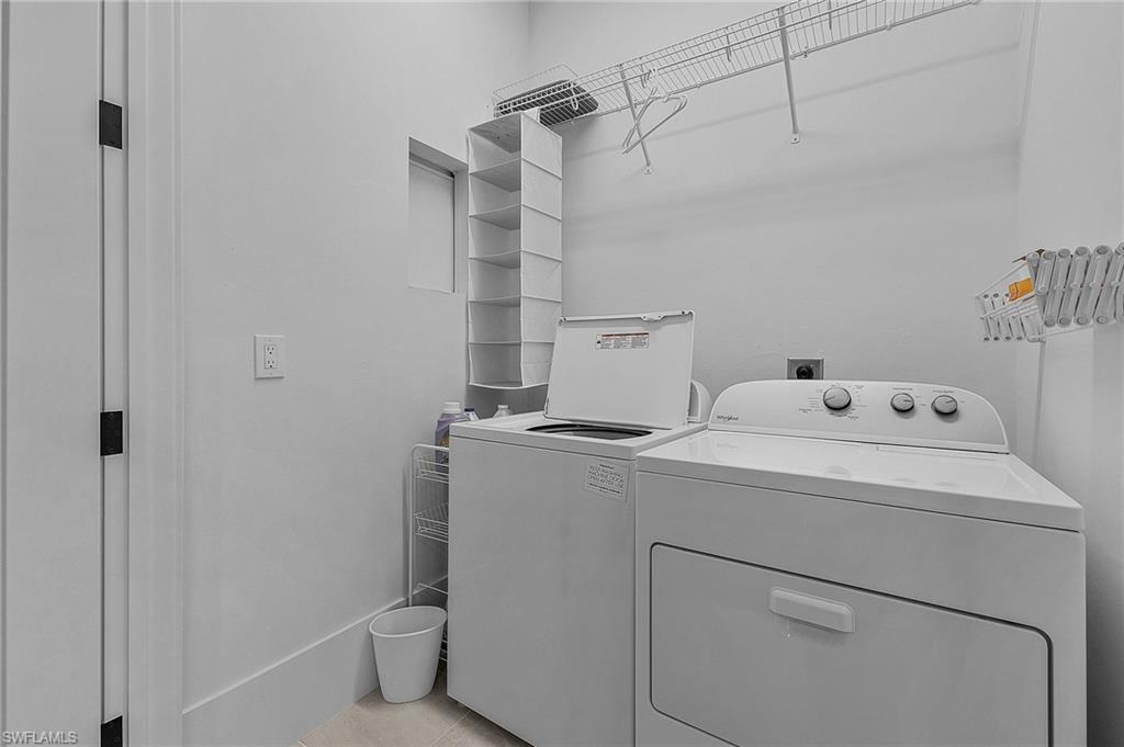 2499 Pine St Property Photo 16