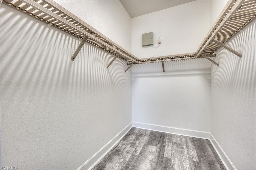 8865 New Castle Dr Property Photo 17