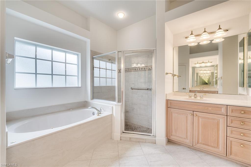 8865 New Castle Dr Property Photo 20
