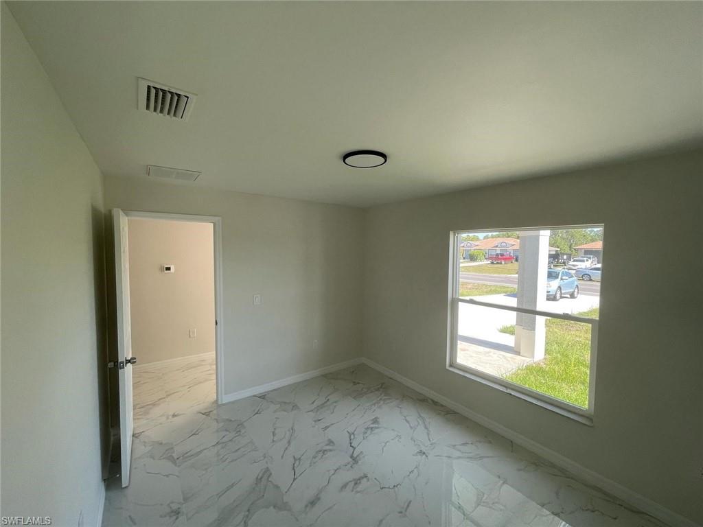 4609/4611 Leonard Blvd S Property Photo 9