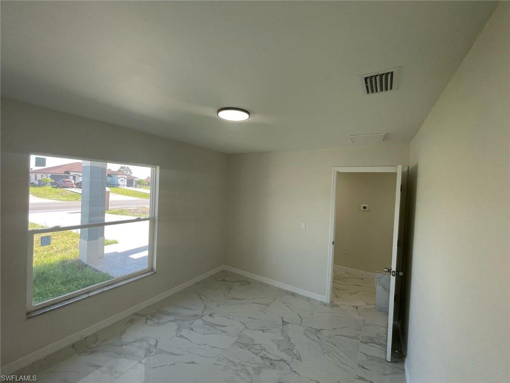 4609/4611 Leonard Blvd S Property Photo 10