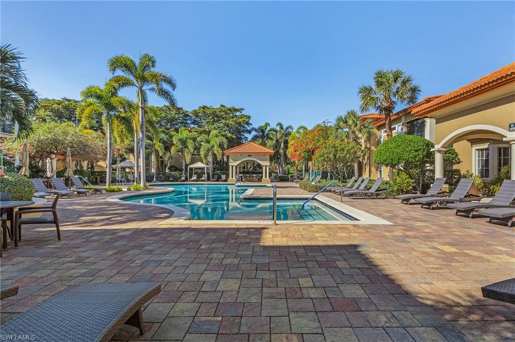 8950 Colonnades Ct E # 817 Property Photo 2