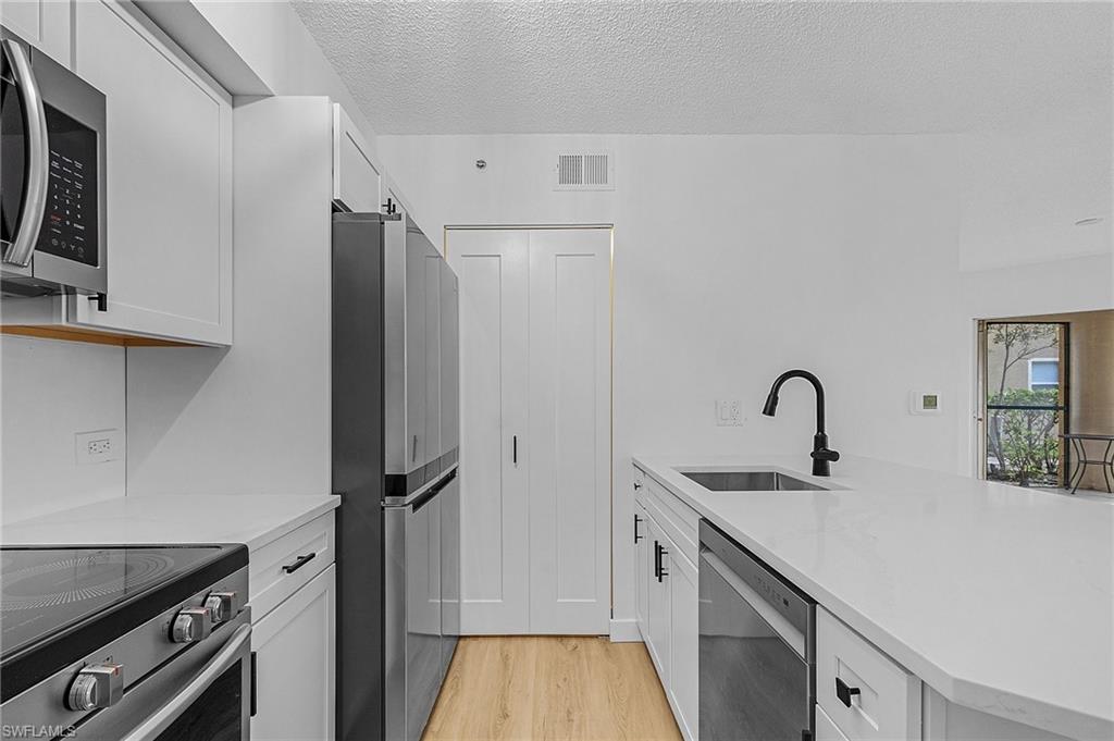 8950 Colonnades Ct E # 817 Property Photo 6
