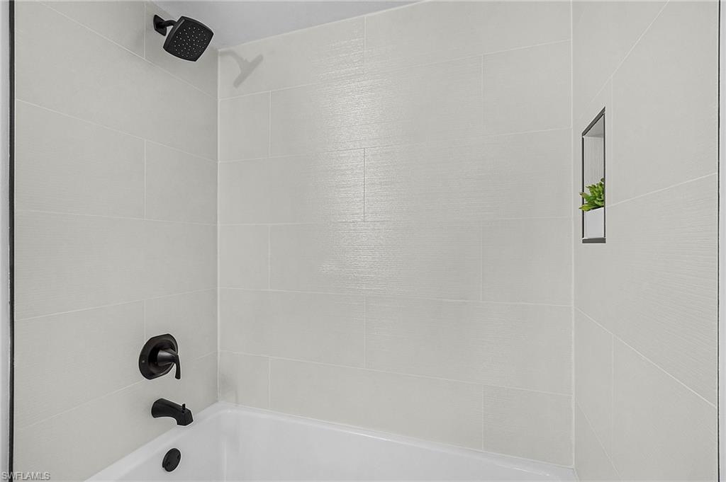 8950 Colonnades Ct E # 817 Property Photo 11
